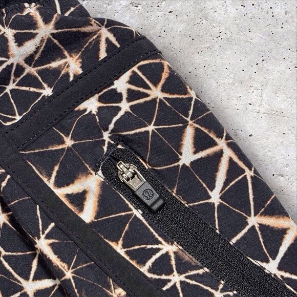 Lululemon Tracker Short III Womens Size 6 Star Crushed Multi Black Run Stretch - Picture 4 of 11